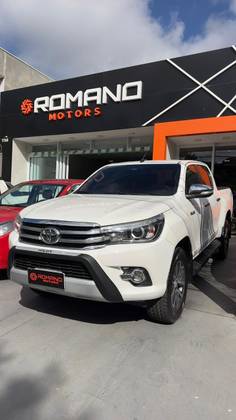 TOYOTA HILUX 2.8 SRX 4X4 CD 16V DIESEL 4P AUTOMÁTICO TOYOTA HILUX 2.8 SRX 4X4 CD 16V DIESEL 4P AUTOMÁTICO